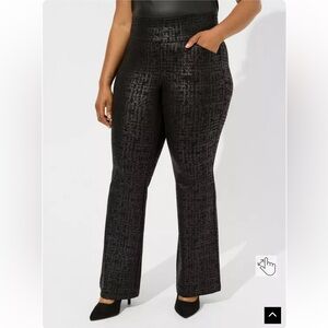 Pull On Pocket Pixie Flare Pant Torrid NWT